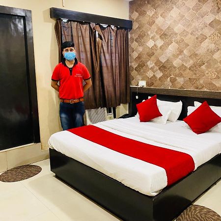Hotel The Avenue Gamharia エクステリア 写真