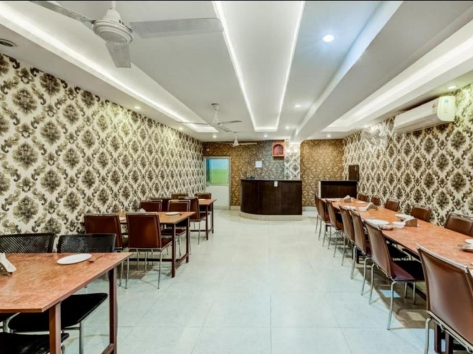 Hotel The Avenue Gamharia エクステリア 写真