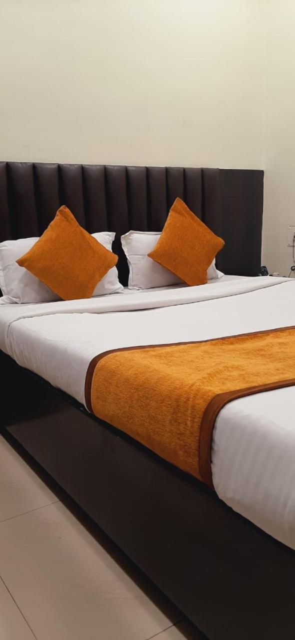 Hotel The Avenue Gamharia エクステリア 写真